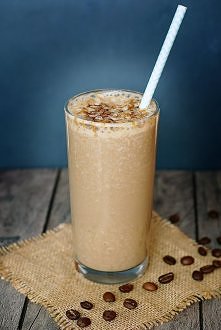 Bananowo-kawowy shake śniad...