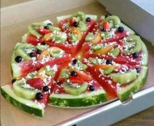Pizza z arbuza z kiwi, trus...