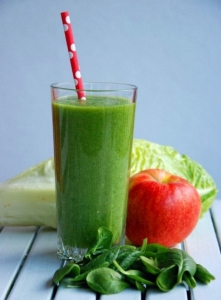 Zielone smoothie z sałatą rzymską