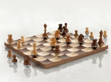 Szachy drewniane Umbra Wobble
Drewniany zestaw szachów z niespotykaną profilowaną szachownicą - Calvado.com