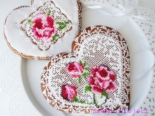 Ogromny piernik 20 cm lukrem haftowany - w całosci jadalny, tylko kto będzie miał odwagę zjeść taką piękność???:))