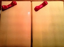 książki na prezent zapakowane