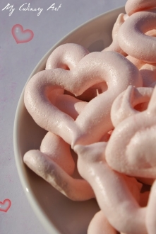 My Culinary Art: Bezowe różowe serduszka