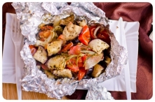 Bakłażan zapiekany z pomidorami z lekko karmelizowaną cebulą i octem balsamicznym