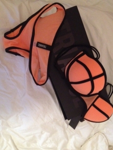 oryginalne bikini triangl cena 250 zl rozmiar xs s