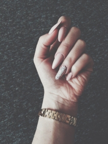 moje nude :)  ( założyłam kolejne konto z tego względu , ze "wezwaniedolata" nie pozwalało mi na odpowiadanie na wasze komentarze :( )