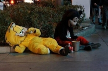 Każdy czasami upada .. 
Od ...