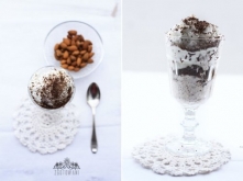 Smietankowy deser z gorzka czekolada i migdalami