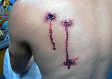 tatuaże 3D dziura po kulach , fajny efekt