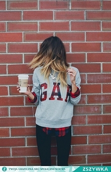 gdzie dostane taką bluze gap :)