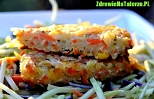 Składniki:

1 cukinia

2 ziemniaki

1 marchewka

1 łyżka zmielonego siemienia lnianego

3-4 łyżki kukurydzy z puszki lub mrożonej

1 łyżeczka nasion chia (chia seeds)

4 łyżki m...