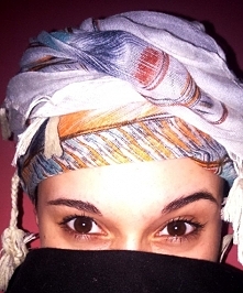 Dlaczego takie zdjęcie na tablicy ,,Moje kosmetyki"? Bo chodzi o to co mam pod turbanem:) Dziś zaczynam eksperyment z maścią końską Herbamedicus, która ponoć działa cuda pr...