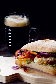 Kanapka z jajkiem i bekonem