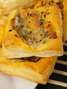 Przekąski z ciasta francusk...