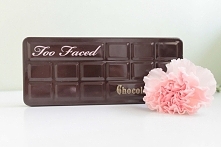 Piękna paletka Too Faced Chocolate Bar, która wygląda i pachnie jak czekolada