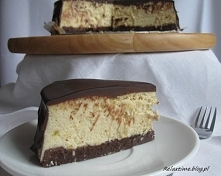 Sernik bananowy na spodzie brownie