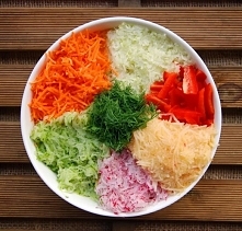 Kolorowa surówka warzywna