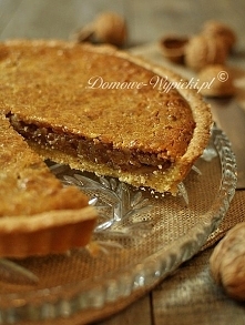 Tarta orzechowa
Składniki:
Ciasto kruche:
•250g mąki pszennej
•50g cukru
•125g masła lub margaryny
•1 jajko

Nadzienie:
•150g cukru
•300g słodkiej, płynnej śmietany 30- 36%
•50g...