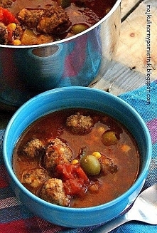 Zupa meksykańska z klopsikami wg Gordona

500 gr mięsa mielonego wp-woł
2 cebule
2 ząbki czosnku
3 łyżki bułki tartej
1/2 szkl. mleka
sól, pieprz
1 łyżeczka suszonych chilli pep...