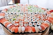 jadłabym <333 uwielbiam sushi a Wy ?