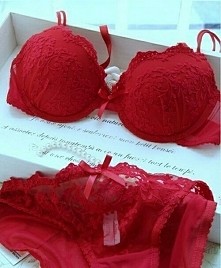 zmysłowa czerwień.