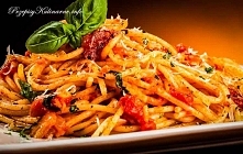 Spaghetti z sosem pomidorowym