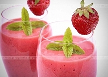 Truskawkowy koktajl na mleku i śmietance