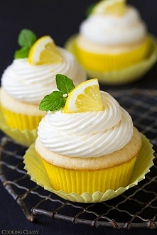 Lemon Cupcakes with Lemon B...