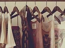 zaczął się marzec , a ja jestem mega chora więc mam full czasu. mam zamiar już jutro wyjąć wiosenne rzeczy i schować najgrubsze swetry. jak myślicie dobry pomysł, a Kiedy wy będ...