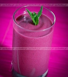 Koktajl jagodowy na soku pomarańczowym