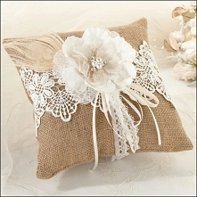 Poduszki pod obrączki ślubne