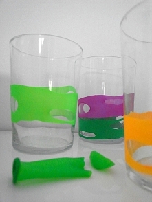 Popękały Ci baloniki na imprezie (niekoniecznie same :D)? Użyj ich jako znacznik do szklanek/kieliszków. :)