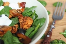 sałatka z pieczarkami i kurczakiem