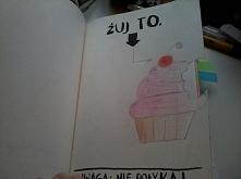 ktoś ugryzł mi babeczkę :)