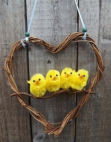 śliczny stroik wielkanocny