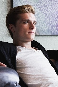 Josh Hutcherson / Peeta Mel...