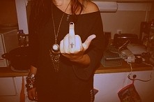 Jebać tych co z tobą przyjaciel, a za plecami wróg!