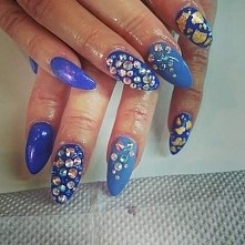 blue diamond nail