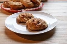 Bezglutenowe cynamonowe bułeczki.