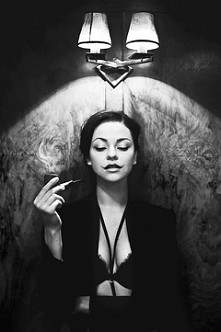 artystyczne,  czarna szmink...