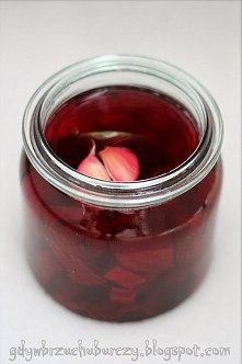 Zakwas buraczany (kiszone buraki)