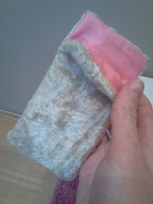 Takie cudeńko mamcia mi uszyła na telefon :D hehe