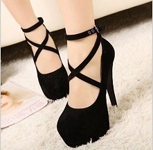 czarne zamszowe buty na obc...