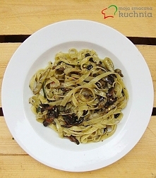 Pieczarki i oliwa truflowa,...