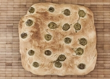 Focaccia z oliwkami