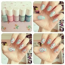 MOdne kwiaty nawet na PAZURKACH... Zrób sama super wzorek...
...krok po kroku... Fajnie wyglada na podkładzie mint!!!