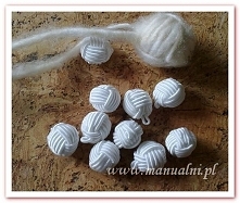 guzik ze sznurka i koralika