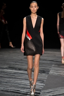 Spring 2015 Ready-to-Wear
J. Mendel