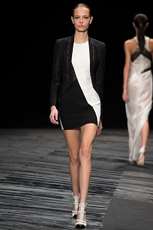 Spring 2015 Ready-to-Wear
J. Mendel