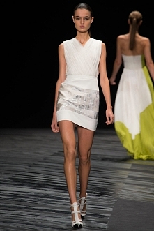 Spring 2015 Ready-to-Wear
J. Mendel